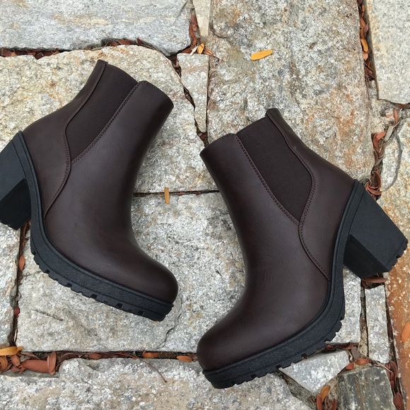 New beautiful brown boots - Picture 4 of 7